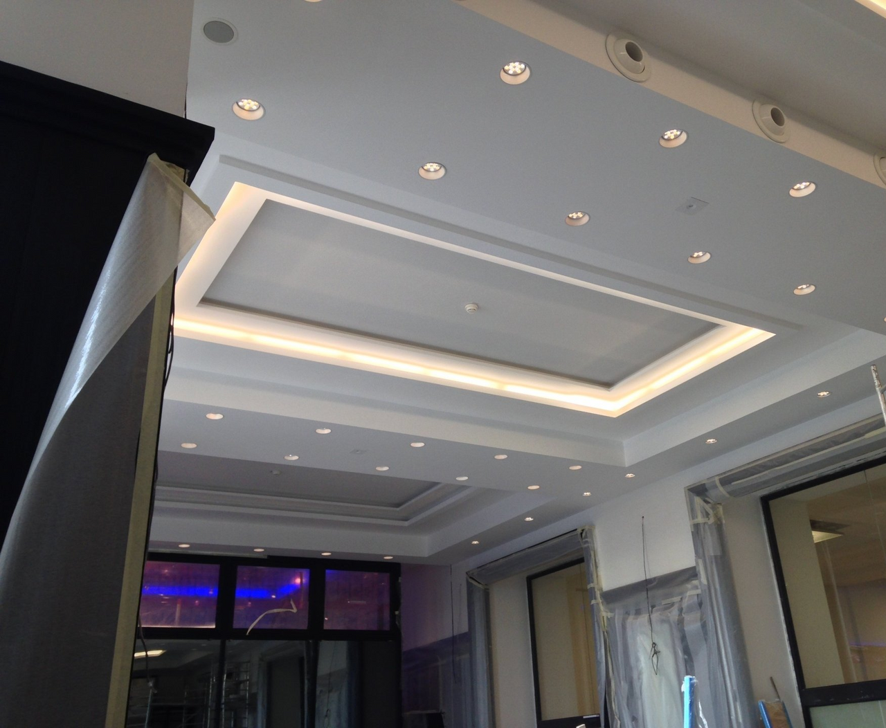 plafond-staff-gorge-lumineuse-trocadero